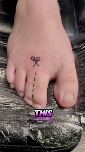 How did these fingers end up like this? 😨