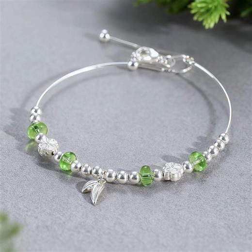 Clover Leaf Bracelet | Green Glass Bead Design | Dainty Silver Adjustable Bracelet | Nature Inspired Jewelry | Gift for Her - Etsy