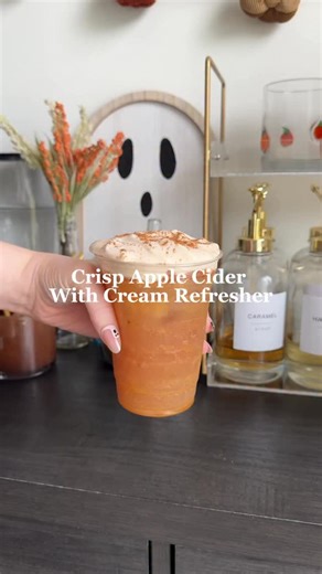 Apple pie in a cup🍎🥧💫☁️ Follow for more tasty drinks!! #applecrisp #applecrisprecipe #applerefresher #refresher #diydrinks #autumnvibes #applecrisp #applecrisprecipe #refresher #applerefresher #refreshersathome #starbucksrefreshers #fallrefresher #falldrinks #applecider #drinksathome #falldrinkrecipes #drinks #weekend #coffee #delicious #bhfyp #dance #dinner #foodstagram #foodphotography | Beccabrews
