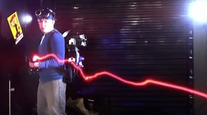 Light Paint the Proton Streams from ‘Ghostbusters’ Using an LED and a String