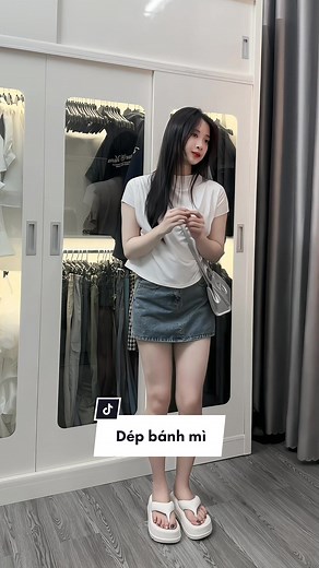 Trendy Slippers Try-On: Stylish Looks for Every Outfit