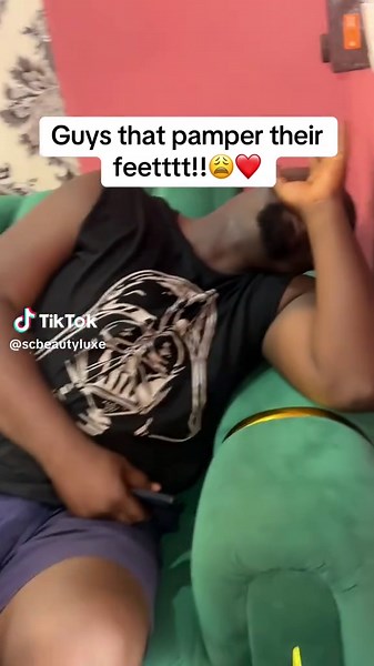 Gentleman’s Pampering: A Perfect Pedicure Day