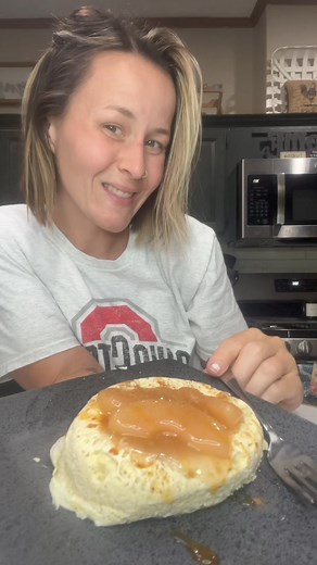 132K views · 1.2K reactions | Salted caramel apple protein cake. @devotionnutrition code QUEEN One scoop, salted caramel protein powder. One egg. 1/2 teaspoon of baking powder. 1/4c low sugar, applesauce. microwave for two minutes, top it with no sugar added apple pie filling and enjoy!! #protein #recipe #proteincake #bariatric #vsg #wls #proteinrecipes #healthyalternatives #sweettooth #healthy | Katlyn Foster | Facebook