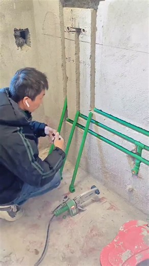 Real Engineerings | Engineering & Technology & Gadgets & DIY | Plumbing Precision: Masterful PPR Pipe Installation! 🛠️✨ ​Observe the impressive accuracy and craftsmanship of a professional plumber at... | Instagram