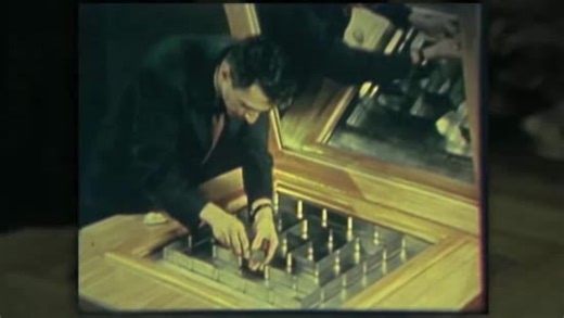 Claude Shannon demonstrates machine learning
