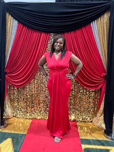 Yesterday, I decorated my school’s 8th grade dance. The theme was Hollywood, so we rolled out the red carpet and added movie film clapboards and trophies to complete the look. I enjoyed decorating this dance for our 8th grade babies!Full event decor&design: @customeventcreations #8thGradeDance #SchoolDanceDecor #DanceVibes #MiddleSchoolMemories #DanceNight #HollywoodTheme | Customeventcreations by Rashaunda