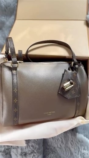 Lòu on Instagram: "Louis Vuitton Express ✨ #lou #luxury #fashion"