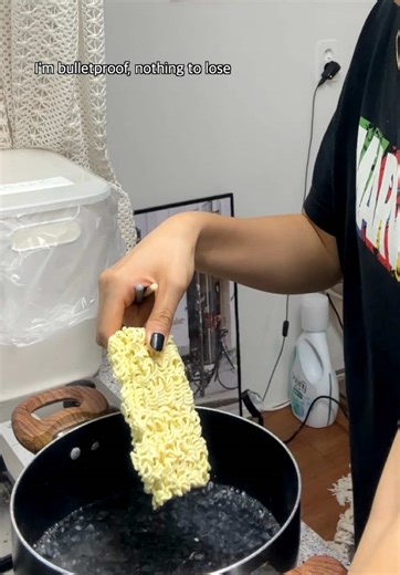 Singing Challenge: Ramen Cooking and Vocal Skills