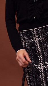 The perfect outfit for a shopping spree at the Champs-Élysées. Shop it now. - Le look parfait pour une séance de magasinage aux Champs-Élysées. | LE CHÂTEAU | Facebook