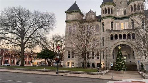 Sites and sounds around Carthage Missouri. It’s Christmas time here in SW Missouri. | Weather and News Around The 4 States