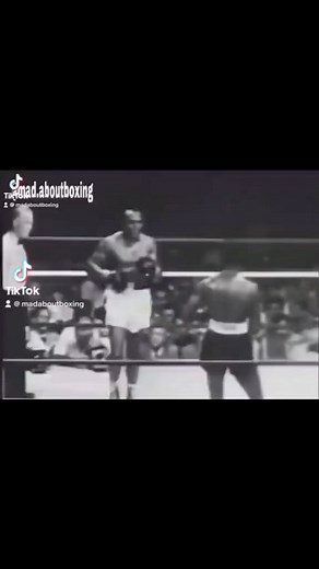 🥊 Jersey Joe Walcott wins the heavyweight championship with a beautiful one punch knockout over Ezzard Charles…. #boxing #Walcott #Charles #heavyweight #madaboutboxing | Mad.aboutboxing