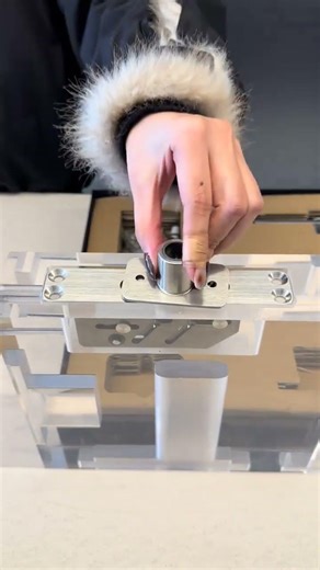 HANSHADE Off-Axis Pivot Door Hardware System - Product Demo