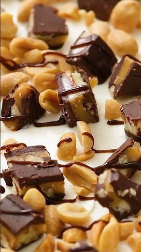 No-Bake “Turtle Dessert” 🍫🥜 | Chocolate · Caramel · Pecan Layers – EASY & Crowd-Pleasing!