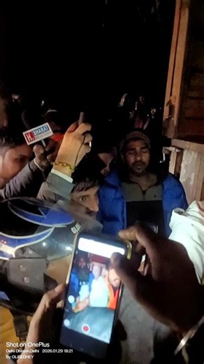 gau tasker pakda gaya majnuka tila near cng pump#gaumata #delhi #daksh #trending #public