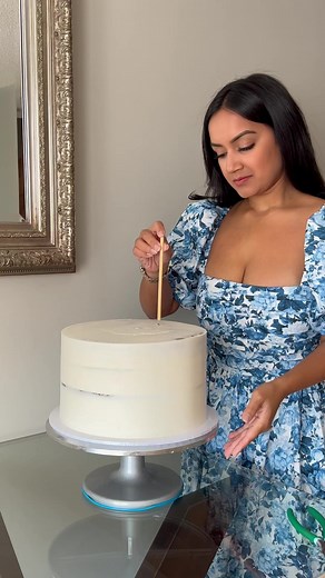 Three tier wedding cake I did this weekend. I had to assemble the third tier at the venue because my car isn’t large enough to transport a three tier assembled cake. Safe to say I had to carry my emergency cake kit with me hehe 😜 #cakeart #cakedecorating #caketutorial #threetiercake #cakelover #cakedesign | Sarah Rosa Cakes