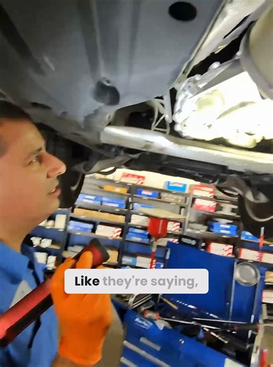 GL350 Transfer Case | Mercedes-Benz Expertise A transfer case replacement takes precision and skill. Alex walks us through the process on this Mercedes-Benz GL350 Diesel. Alex is replacing the transfer case on a Mercedes-Benz GL350 Diesel, a repair that requires accuracy and attention to every connection point. The transfer case plays a key role in distributing power between the front and rear wheels, keeping your vehicle stable and responsive in all conditions. When wear or fluid leaks begin to