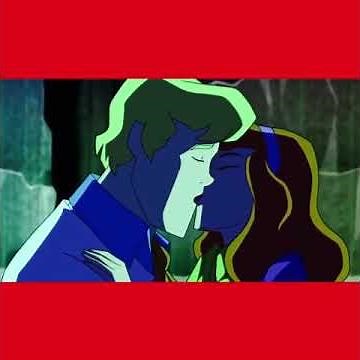 Scooby-Doo: Mystery Incorporated | Fred and Daphne kiss scene