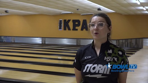 Team USA's Sydney Brummett discusses urethane and her ❤️ of short oil patterns after moving into third place at the PWBA Albany Open. Check out the standings and more: https://bit.ly/2SaShEr Watch Brummett compete LIVE in Round 2 on #BowlTV: https://bit.ly/2Savo42 #PWBATour #BowlFearless #AFFTS #GoBowling Sydney Brummett - Athlete | The Sport of Bowling – USBC