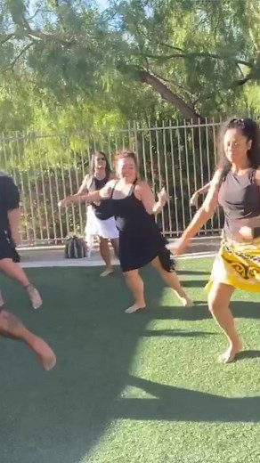 2.5M views · 10K reactions | Jammin’ the small jam way 酪 | HOT HULA fitness | Facebook