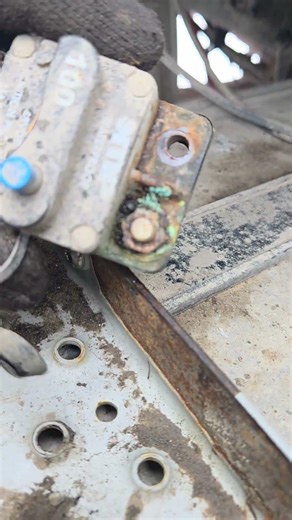 Altec bucket truck boom not working. pto not engaging. no strobe lights. first video