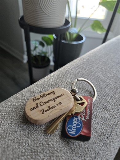 Bible Verse Keychain - Be Strong (joshua 1:9) Engraved Wood Gift for Friends, Family and Your Loved Ones. - Etsy