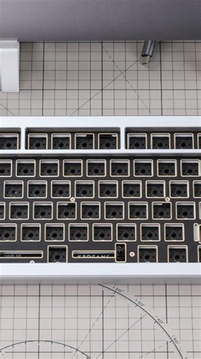 KBDfans on Instagram: "GT-80 Kit with hotswap PCB build · GT-80 Anodized Silver case · Cherry Black MX switches with 45g springs · PBTfans Nano Keycaps · 1.6mm Hotswap PCB · FR4 plate · Silicon pad #kbdfans #pbtfans #keyboard #keyboards #customizedkeyboard #keyboardart #mechanicalkeyboard #keycaps #keycap #keyboardbuild #keebs"