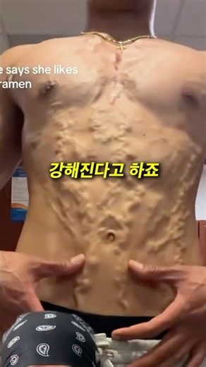 대포로 쏴도 안뚫리는 역대급 복근..