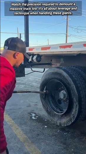 Pro Technique For Correctly Demounting Heavy Semi Truck Tires