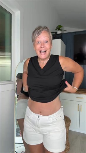 💃These tank tops don’t leave you feeling over exposed. Love the fit of these. | Rationalh