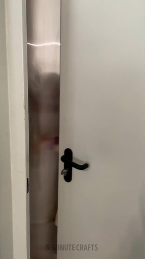 298K views · 1.4K reactions | Kitchen worker helped transform the bride's dress and saved her wedding! | 5-Minute Crafts Teens | Facebook