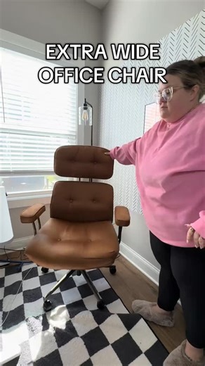 Kryn | Plus Size Fashion Finds on Instagram: "This extra wide office chair is extremely comfortable and actually fits my plus size body! #plussizefashion #plussizeclothing #plussizegirl #plussizeclothes"