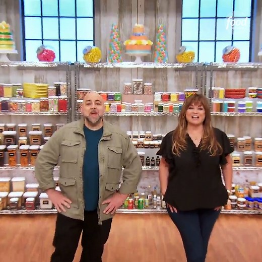 #KidsBakingChampionship is BACK and this season we've got the youngest batch of bakers EVER competing for the $25,000 grand prize! Join Duff Goldman & Valerie Bertinelli for the premiere Monday Dec. 27 at 8|7c. Stream it the same day on discovery . #discoveryplus | Food Network