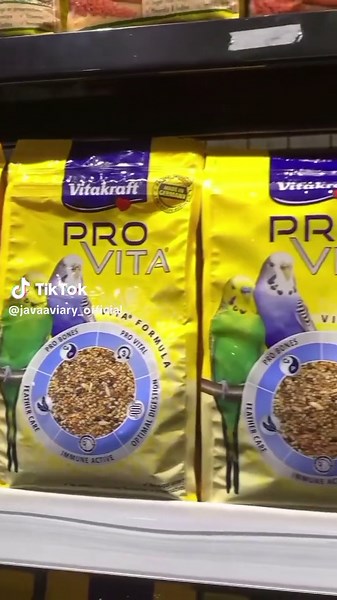 Makanan kesayangan sudah habis? Jangan khawatir, Java Aviary sudah ready kembali dengan Vitakraft!