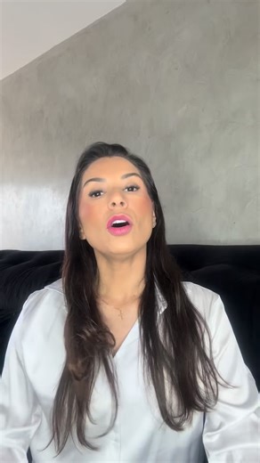 “ESQUERDOGATA” ONTEM ME CHAMOU DE GADO, HOJE FOI EM CANA! Essa senhora que se autointitula “Esquerdogata” e costuma atacar com mentiras e estúpidez conservadores, honrou bem sua Turma e acabou presa por desacatar policiais quando supostamente estava alcoolizada. Há alguns meses ela me chamou de gado e tudo mais nas redes sociais. Hoje está em cana. Os policiais gravaram toda educação e simpatia da moça, pra depois ela não dizer que foi vítima. Olha aí... | Mariana Lescano