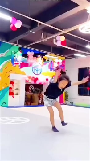 Chiều Chiều Ra Đứng Tây Lầu Tay