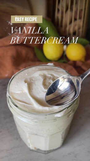 Easy Vanilla Buttercream Frosting Recipe