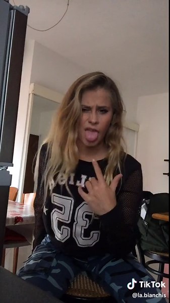 Video di Gaia Bianchi 💅🏼 (@la.bianchis) con Sempre me Ghali - bea