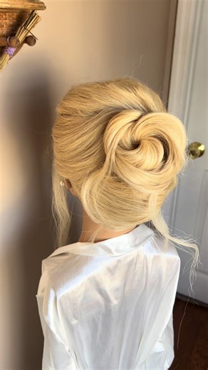 Elegant French Twist Hairstyles for Weddings in 2026