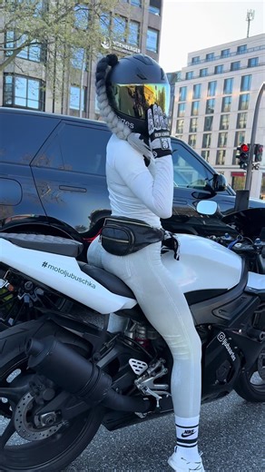 Let‘s Go #hamburg #foryou #biker #lady #motoljubuschka