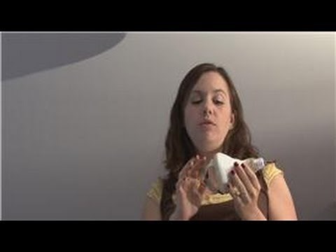 Housecleaning & Home Maintenance : How to Change a Recessed Light Bulb