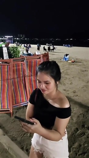 I spoke Thai with this beautiful freelancer #beachroad #viral | BKK Night
