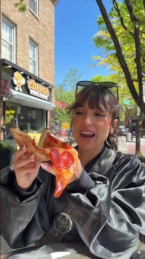 Today we tried 📍Joe’s Pizza 🍕 in New York 🇺🇸