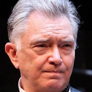 Martin Shaw – Age, Bio, Personal Life, Family & Stats | CelebsAges