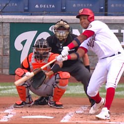 Castro suena doblete tras 2 outs