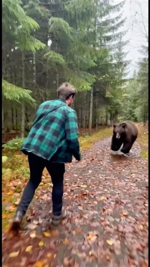 My new best friend let me ride him #bear #bearride #bearfriend