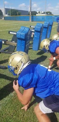 Offensive lineman farts during drill - Beast Mode!!