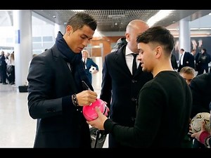Customs officers also after CR7's autograph