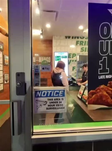 Delicious Wingstop Review: Must-Try Mango Habanero