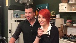 Mamma mia, heute wird’s italienisch!  Das schmeckt immer! Bei „essen & trinken - Für jeden Tag“ haben unsere Köche ‍ Meta Hiltebrand und ‍ Ludwig Heer wieder richtig leckere Gerichte für euch, da fühlt ihr euch wie in Bella Italia!  Also schaltet um 17 Uhr auf jeden Fall  RTLplus ein, wenn es heißt „Einfach, lecker, Italien!“ Die Beiden freuen sich schon auf euch! :) | RTLup | Facebook