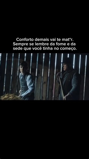 Motivação on Instagram: "A história está cheia de homens que conquistaram impérios com sangue e os perderam com vinho. O conforto é traiçoeiro porque ele se disfarça de vitória. Ele te diz: “Você já fez o suficiente, descanse.” Nesse exato momento, sua espada enferruja e seus inimigos afiam as deles.Aquele que esquece a fome que o fez subir, perde a força necessária para se manter no topo. A estratégia suprema é viver em estado de guerra permanente, mesmo quando tudo parece calmo. Não deixe a ba